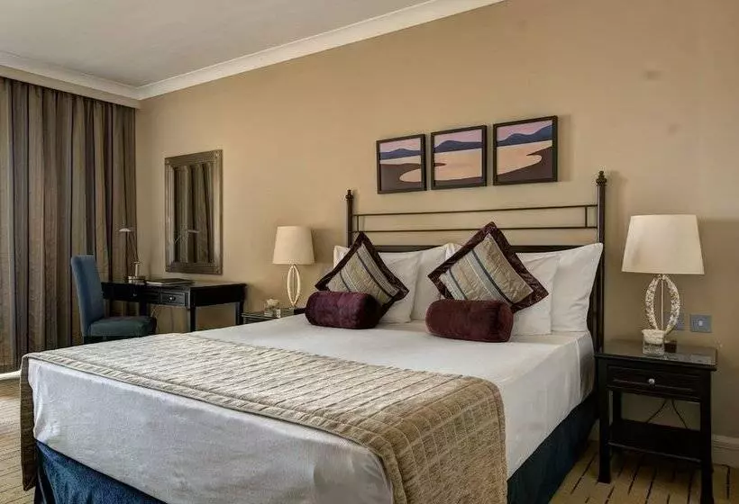 سوییت لوکس, Corinthia St George S Bay