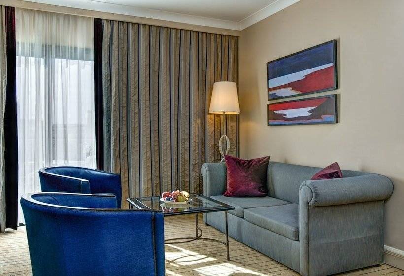 سوییت لوکس, Corinthia St George S Bay