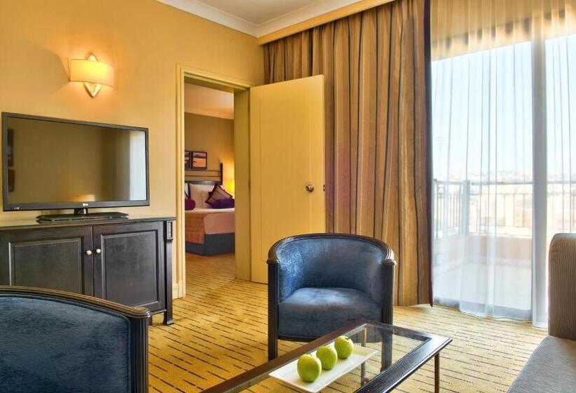 سوییت لوکس, Corinthia St George S Bay