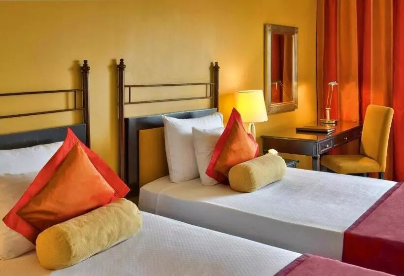 اتاق لوکس با چشمانداز دریا, Corinthia St George S Bay