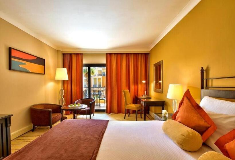 اتاق لوکس با چشمانداز دریا, Corinthia St George S Bay