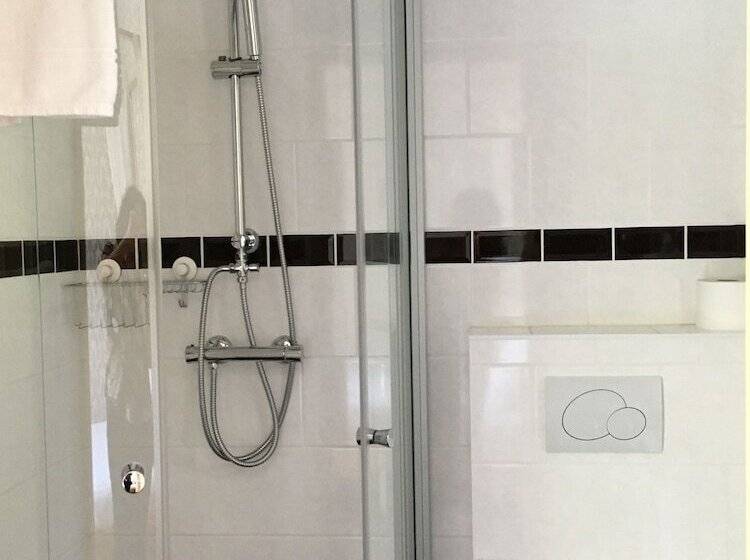 اتاق استاندارد با چشم‌انداز رودخانه, Dirbach Plage