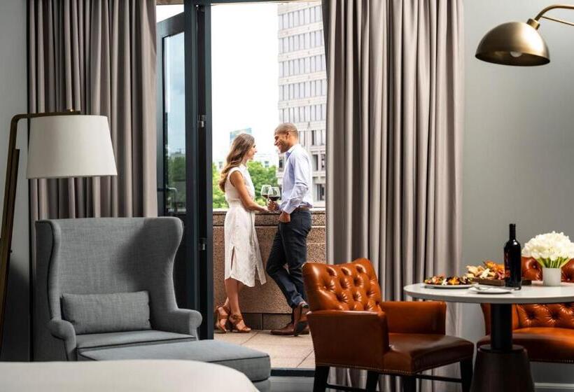 غرفة قياسية سرير كينج, Four Seasons Hotel Atlanta