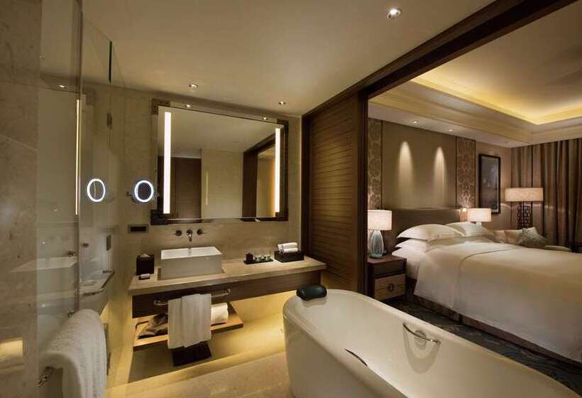 اتاق اجرایی با تخت بزرگ, Hilton Prague Old Town