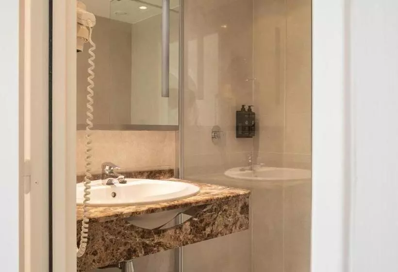 اتاق استاندارد, Latroupe Grand Place Hostel