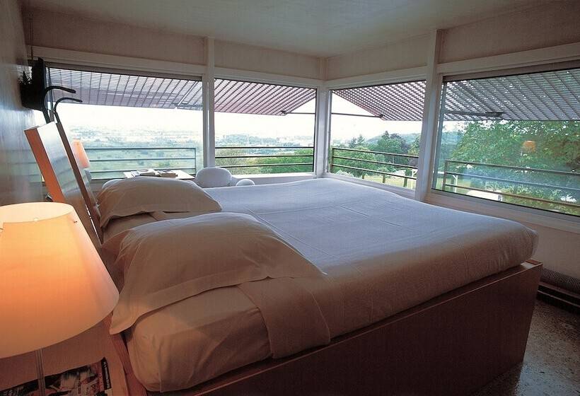 디럭스 룸, Le Saint James