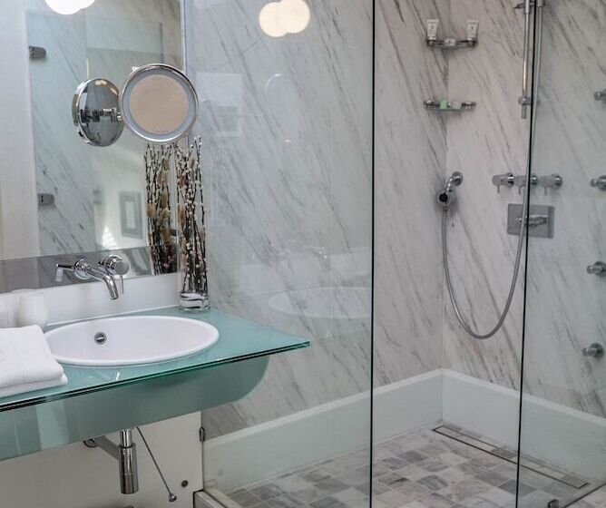 프리미엄 스위트, Le Saint James