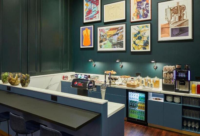 Полулюкс Президентский, Leeds Marriott