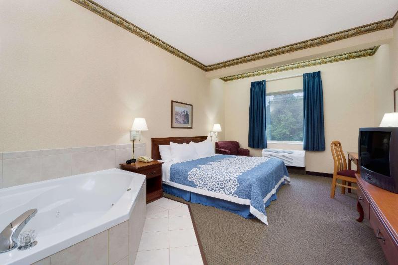 带大床的行政房间, Leeds Marriott