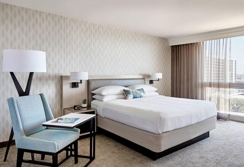 غرفة قياسية سرير مزدوج, Los Angeles Airport Marriott