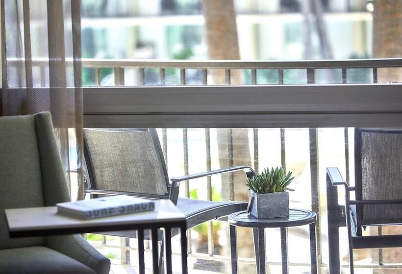 غرفة قياسية سرير مزدوج, Los Angeles Airport Marriott