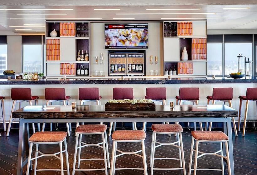 غرفة كلوب, Los Angeles Airport Marriott