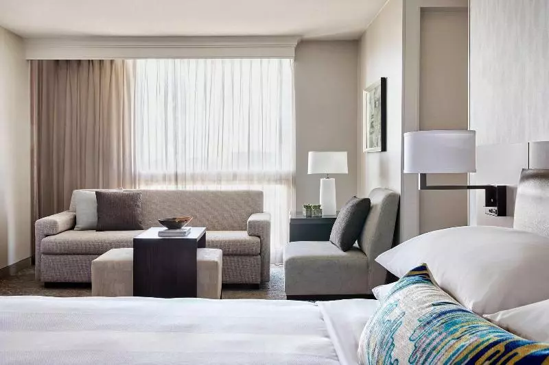 Standard-huone King-vuode, Los Angeles Airport Marriott