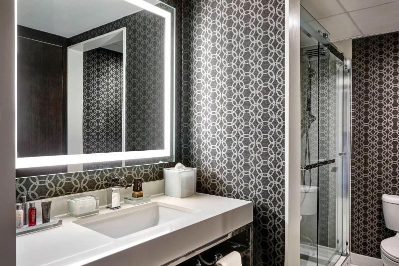 غرفة قياسية سرير كينج, Los Angeles Airport Marriott