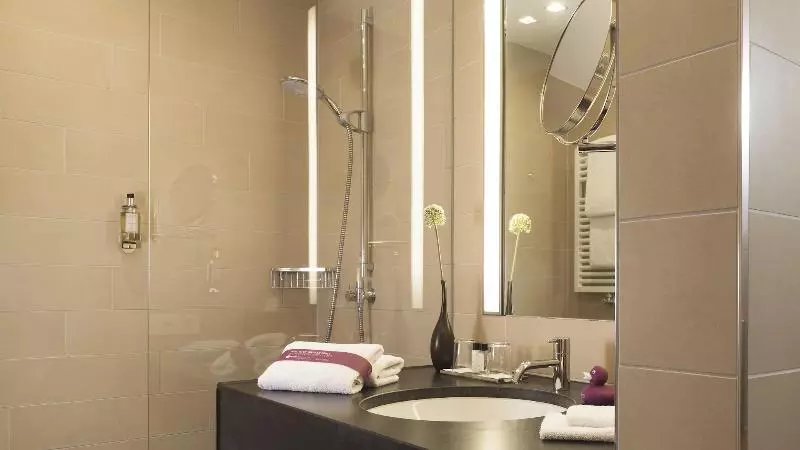 Standard-huone King-vuode, Los Angeles Airport Marriott