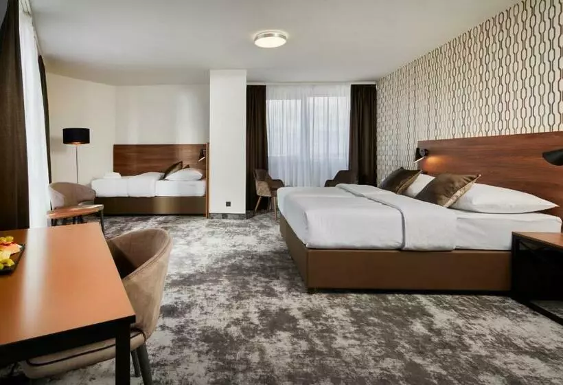 Deluxe-sviitti, Orea Hotel Pyramida Praha