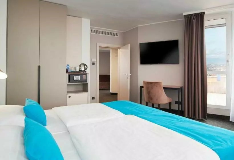 Deluxe-sviitti, Orea Hotel Pyramida Praha