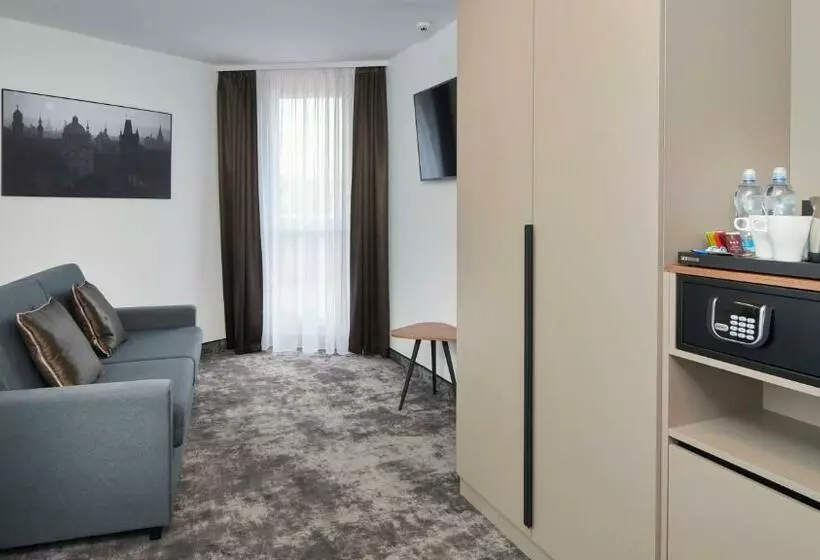 Deluxe-sviitti, Orea Hotel Pyramida Praha