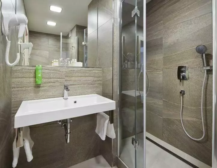 Deluxe-sviitti, Orea Hotel Pyramida Praha