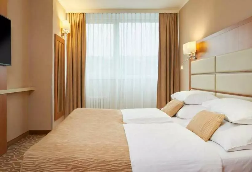Classic-sviitti, Orea Hotel Pyramida Praha