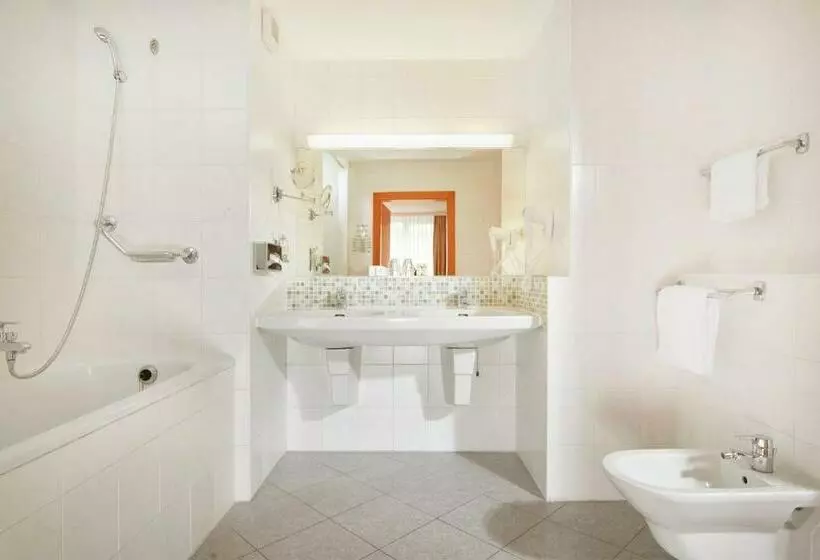 Classic-sviitti, Orea Hotel Pyramida Praha