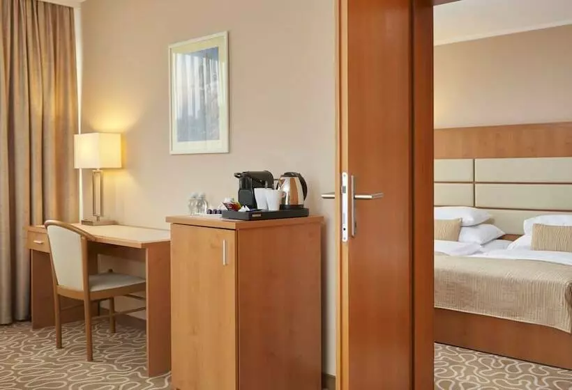 Classic-sviitti, Orea Hotel Pyramida Praha