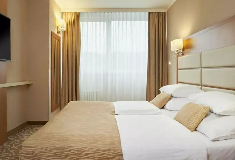 Classic-sviitti, Orea Hotel Pyramida Praha