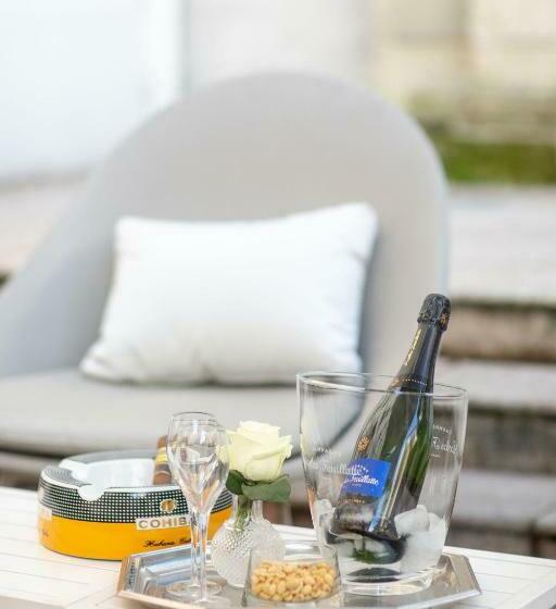 クラシックルーム, Pavillon Bastille