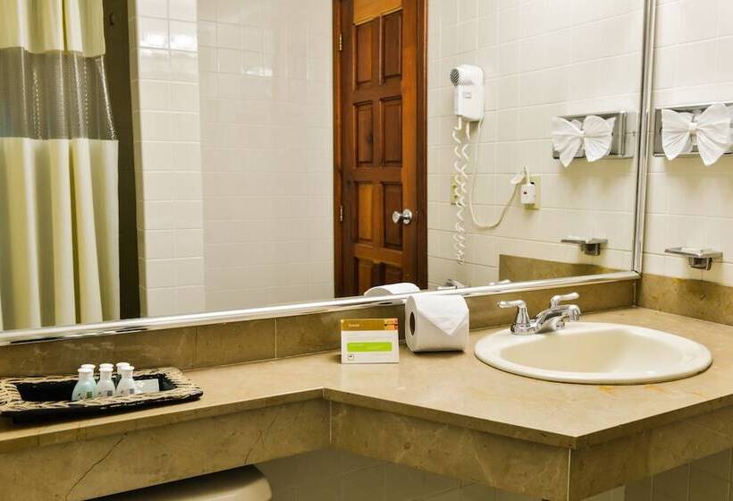 سوییت جونیور, Plaza San Martin