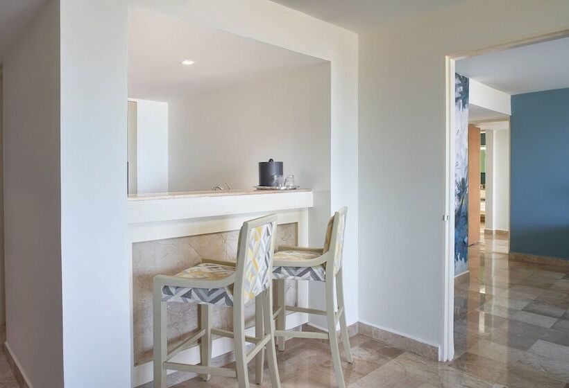 Люкс Вид на Море, Marriott Puerto Vallarta Resort & Spa