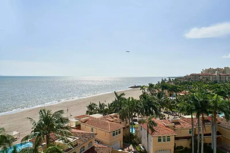 キングサイズベッドのスタンダードルーム, Marriott Puerto Vallarta Resort & Spa
