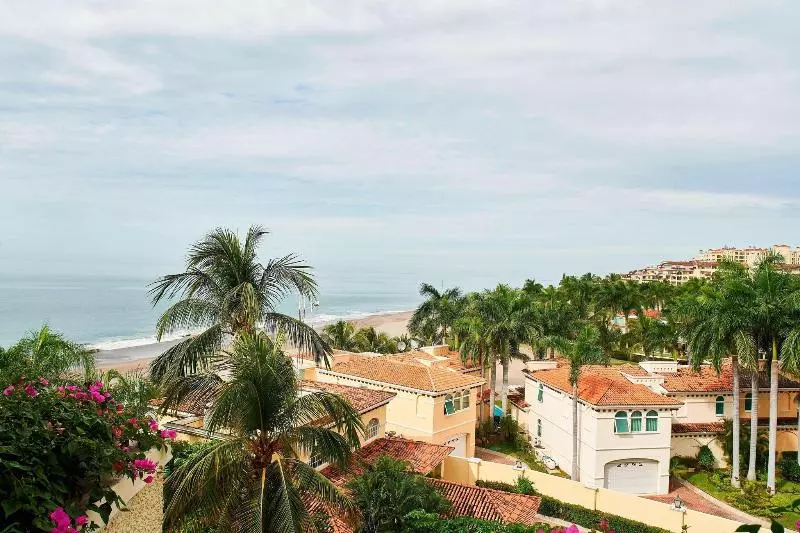 キングサイズベッドのスタンダードルーム, Marriott Puerto Vallarta Resort & Spa