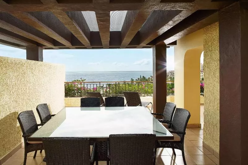 キングサイズベッドのスイートルーム, Marriott Puerto Vallarta Resort & Spa