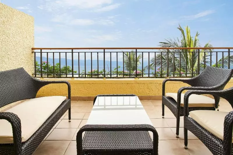 キングサイズベッドのスイートルーム, Marriott Puerto Vallarta Resort & Spa