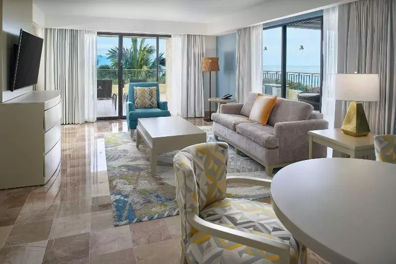 キングサイズベッドのスイートルーム, Marriott Puerto Vallarta Resort & Spa