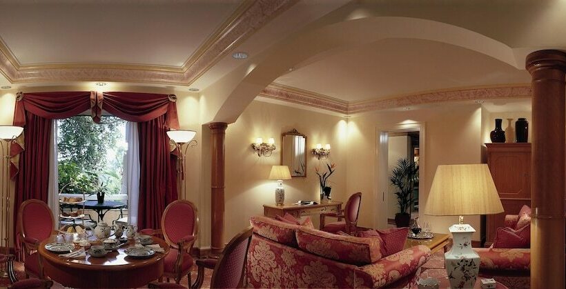 اتاق لوکس, Olissippo Lapa Palace – The Leading Hotels Of The World