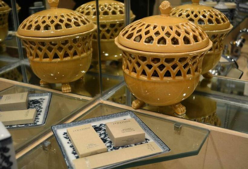 سوییت جونیور, Olissippo Lapa Palace – The Leading Hotels Of The World