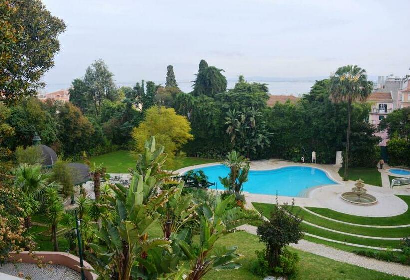 سوییت جونیور, Olissippo Lapa Palace – The Leading Hotels Of The World