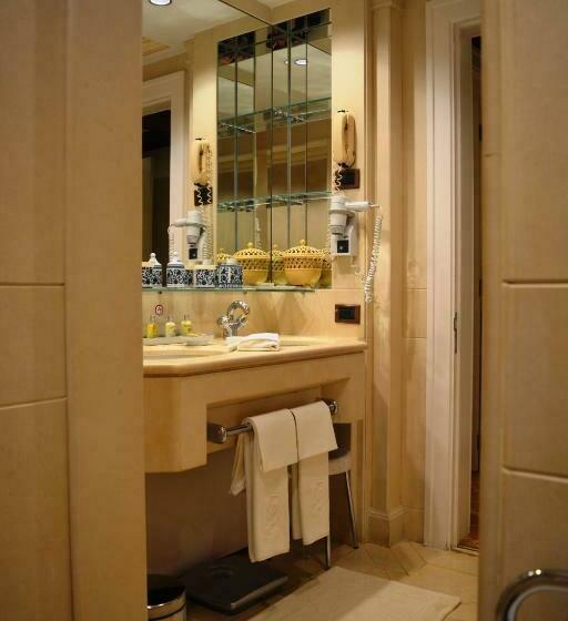 جناح جونيور, Olissippo Lapa Palace – The Leading Hotels Of The World