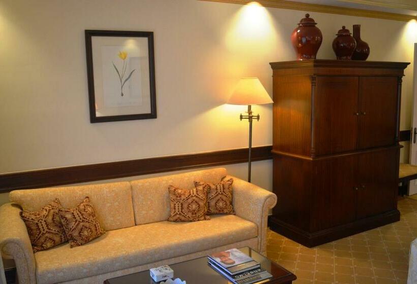 سوییت جونیور, Olissippo Lapa Palace – The Leading Hotels Of The World