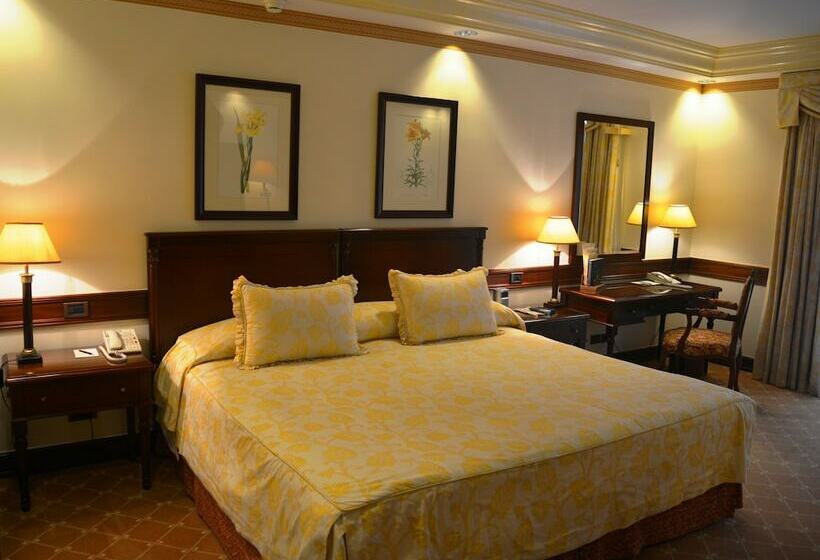 سوییت جونیور, Olissippo Lapa Palace – The Leading Hotels Of The World