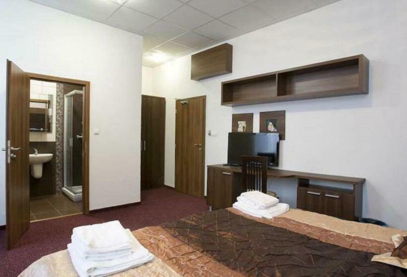 غرفة كلاسيكية, Branč, Garni