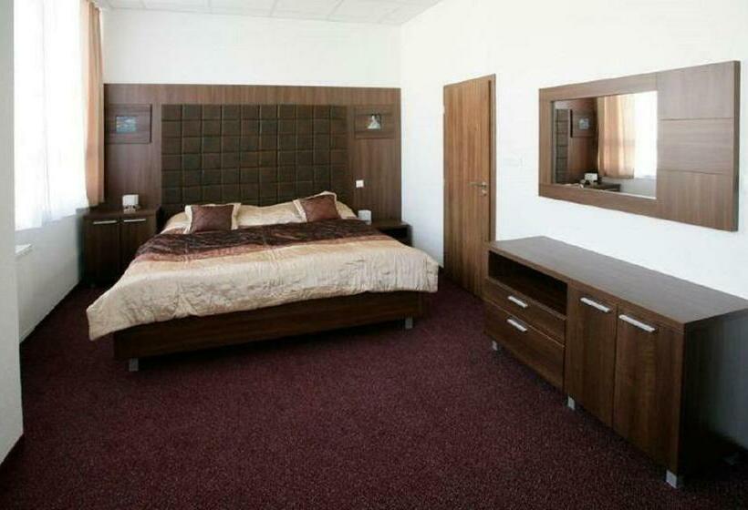 غرفة كلاسيكية, Branč, Garni