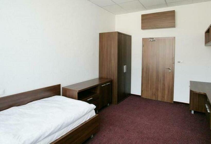 غرفة كلاسيكية فردية, Branč, Garni