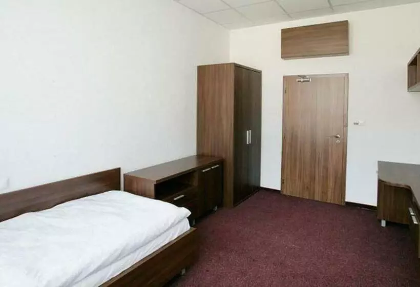 Classic Yhden Hengen Huone, Branč