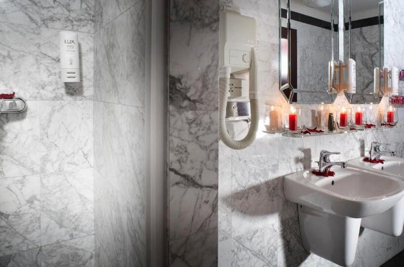 غرفة قياسية, Excelsior