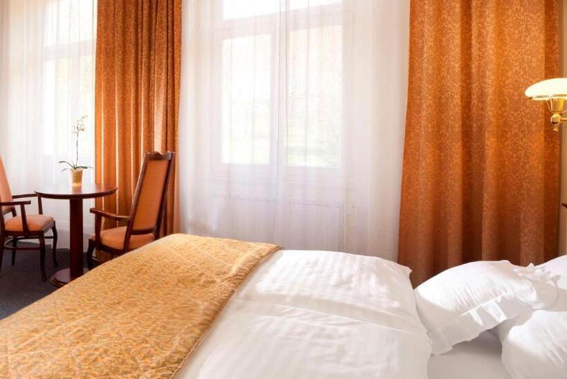 غرفة قياسية, Excelsior