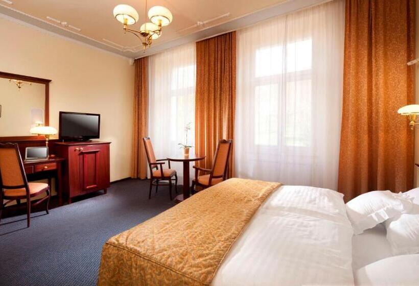 غرفة قياسية, Excelsior