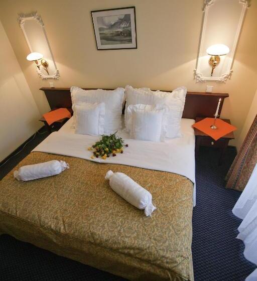 غرفة قياسية مزودة بجاكوزى, Excelsior