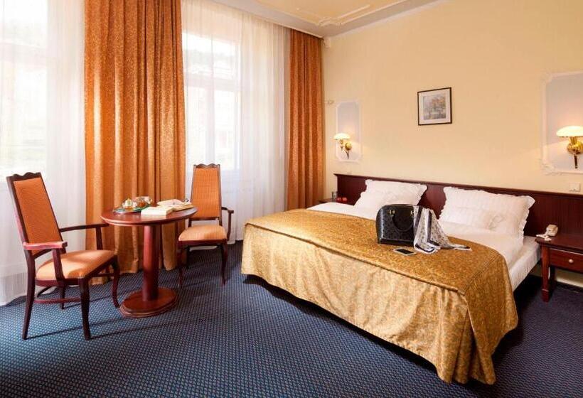 غرفة قياسية مزودة بجاكوزى, Excelsior